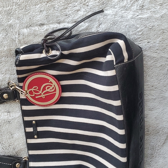 Kate Spade Black and Cream Horizontal Multi Pocketed Tote Purse Bag w Charm - Picture 3 of 9